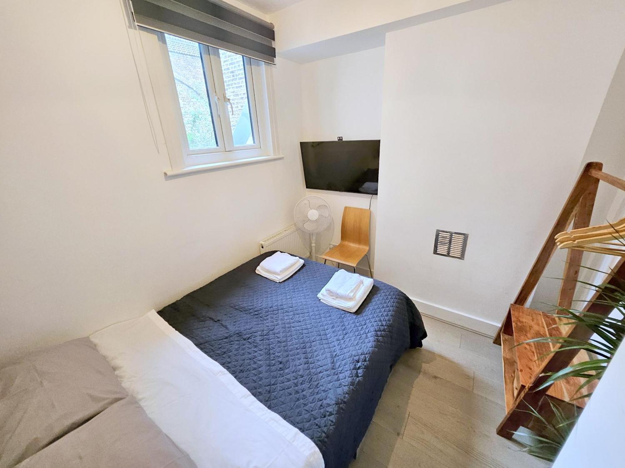 Two Bedroom Flat With Private Patio In Battersea Londra Exterior foto